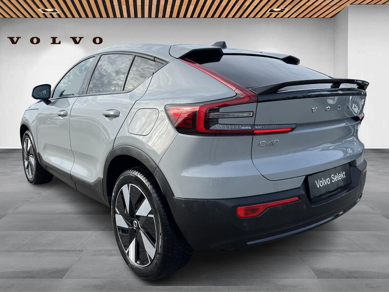 Grå Volvo C40 fra 2024