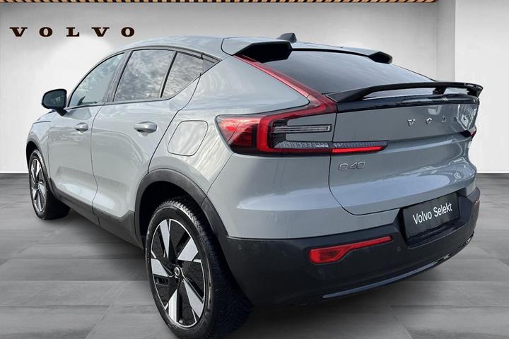 Grå Volvo C40 fra 2024