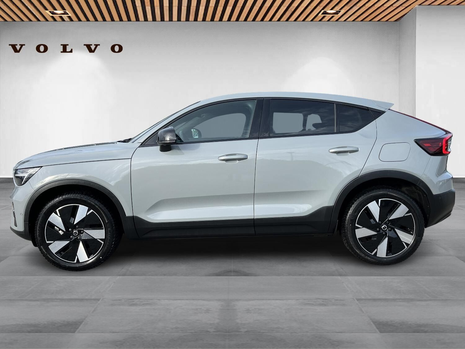 Grå Volvo C40 fra 2024