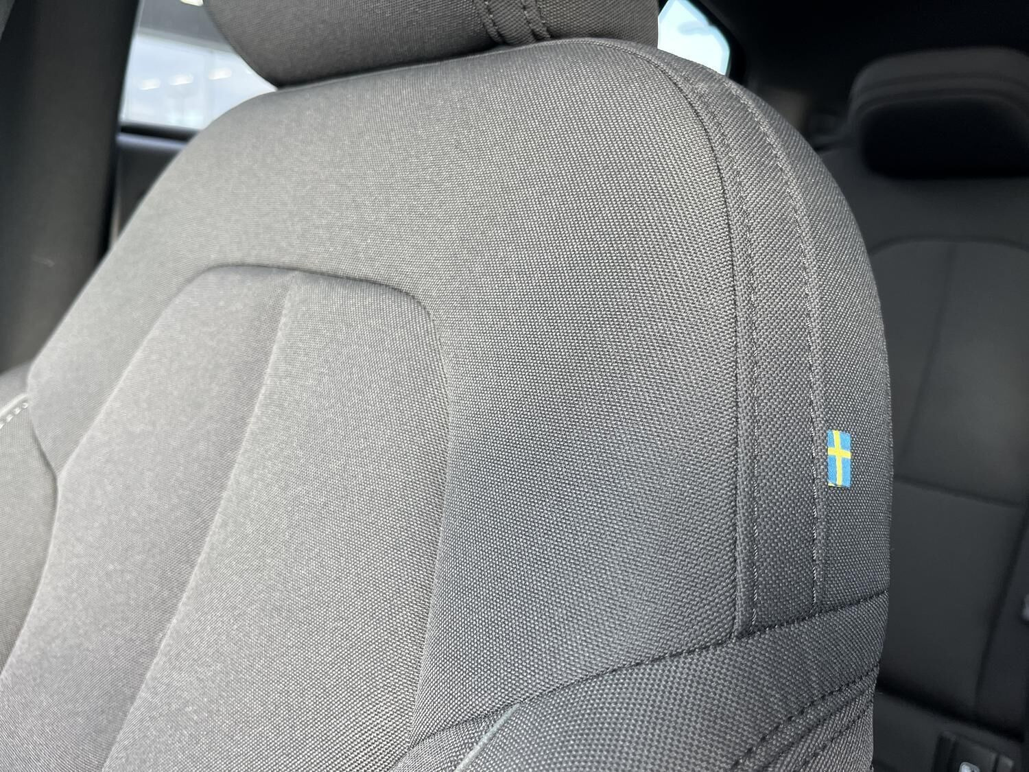 Grå Volvo C40 fra 2024