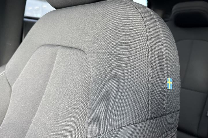 Grå Volvo C40 fra 2024