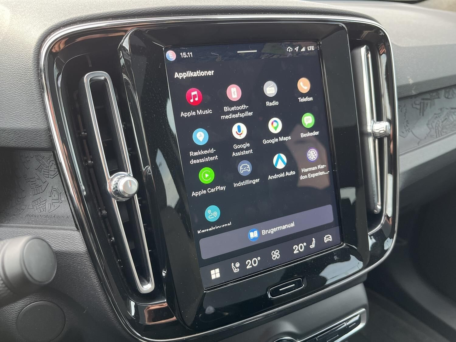 Grå Volvo C40 fra 2024