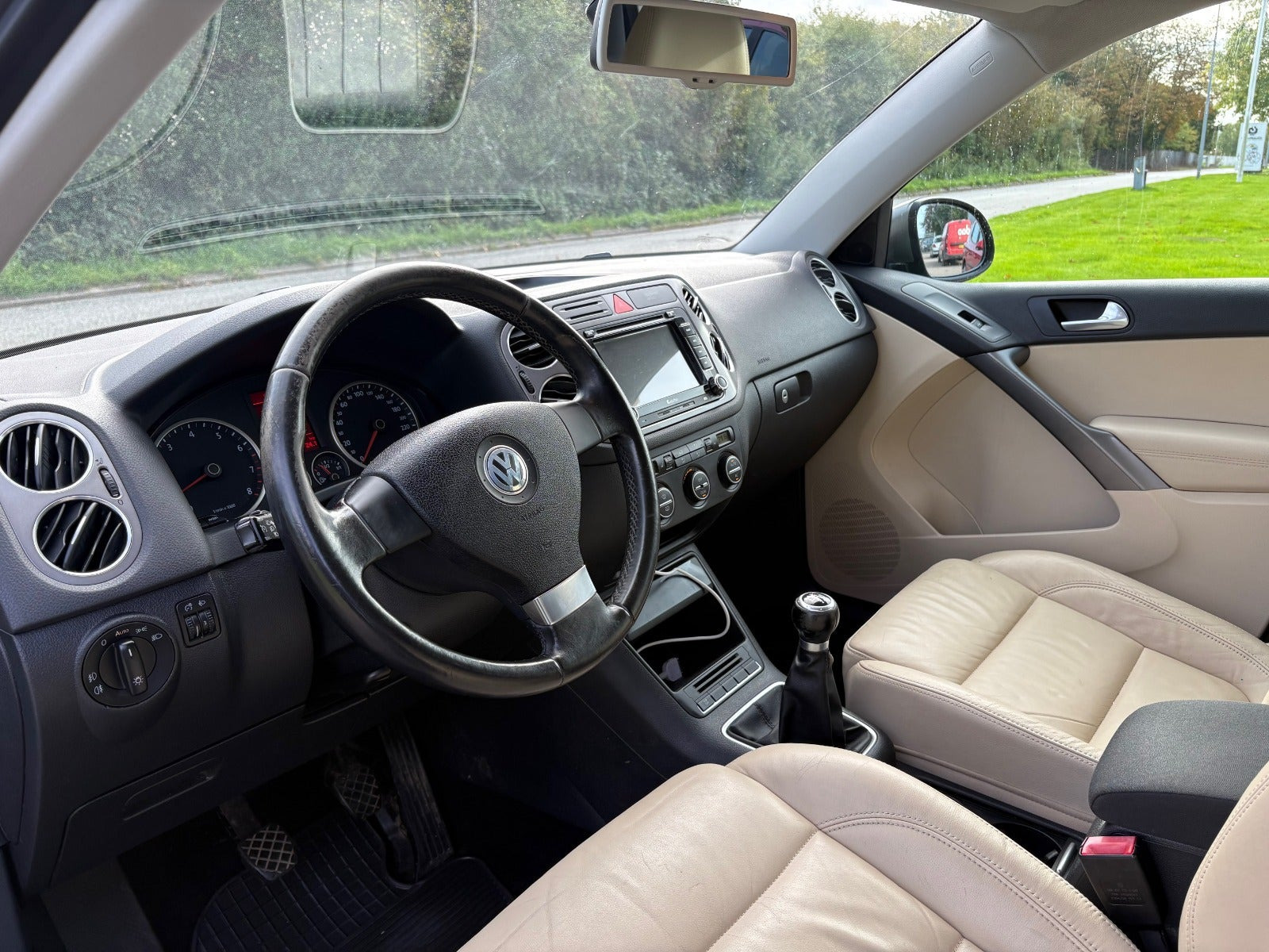 Sort VW Tiguan fra 2009