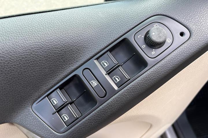 Sort VW Tiguan fra 2009