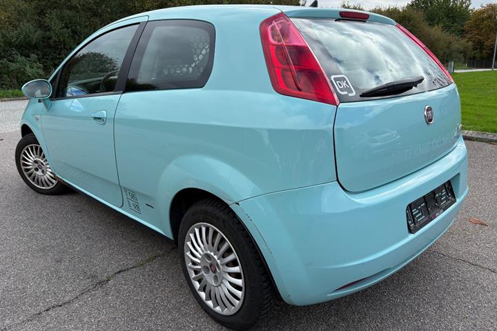 Gul Fiat Grande Punto fra 2009