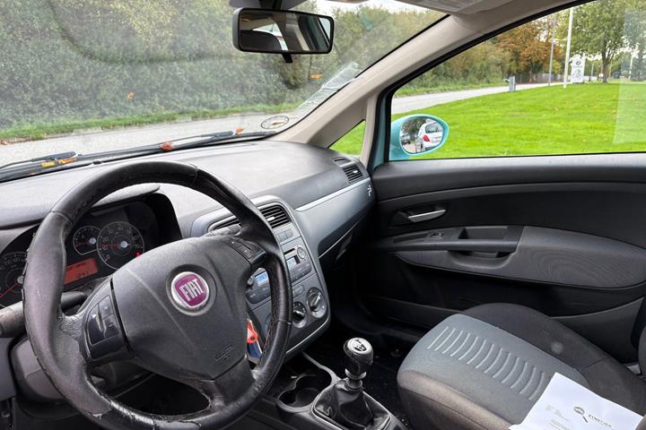 Gul Fiat Grande Punto fra 2009