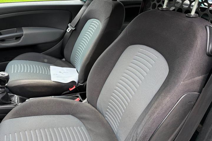 Gul Fiat Grande Punto fra 2009