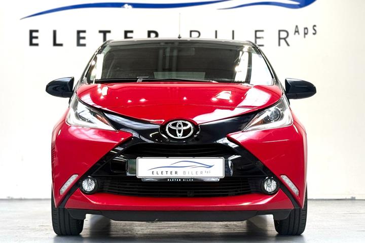 Rød Toyota Aygo fra 2017