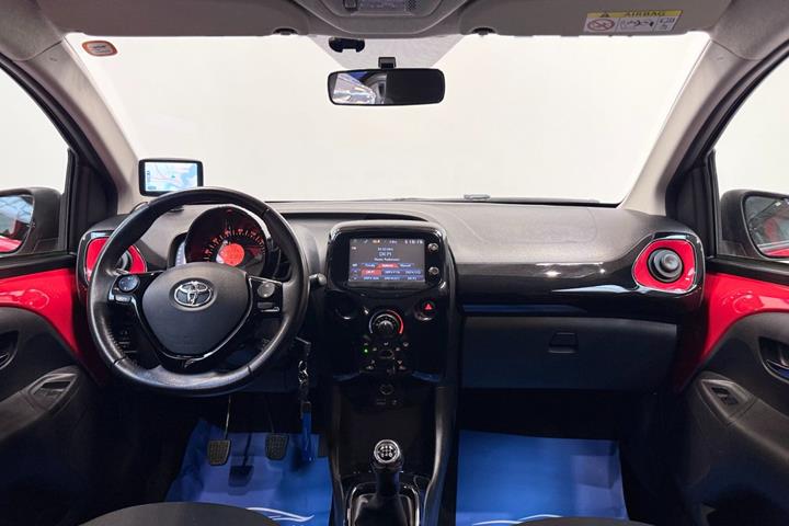 Rød Toyota Aygo fra 2017