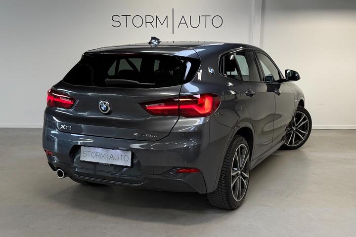 Grå BMW X2 fra 2021
