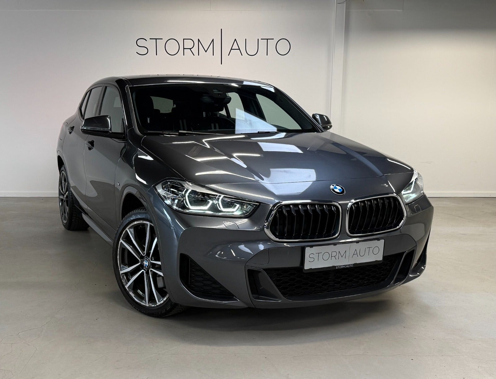 Grå BMW X2 fra 2021