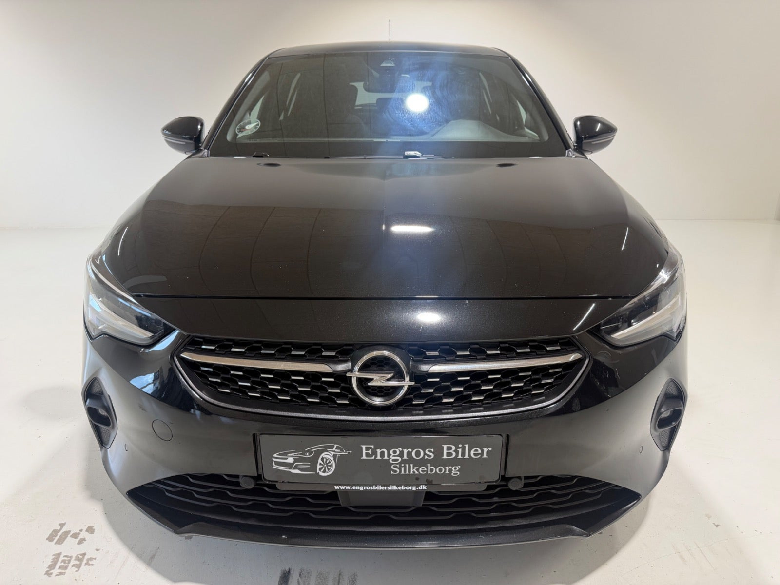 Sort Opel Corsa fra 2023