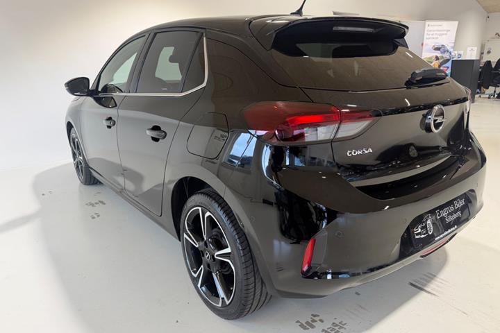 Sort Opel Corsa fra 2023