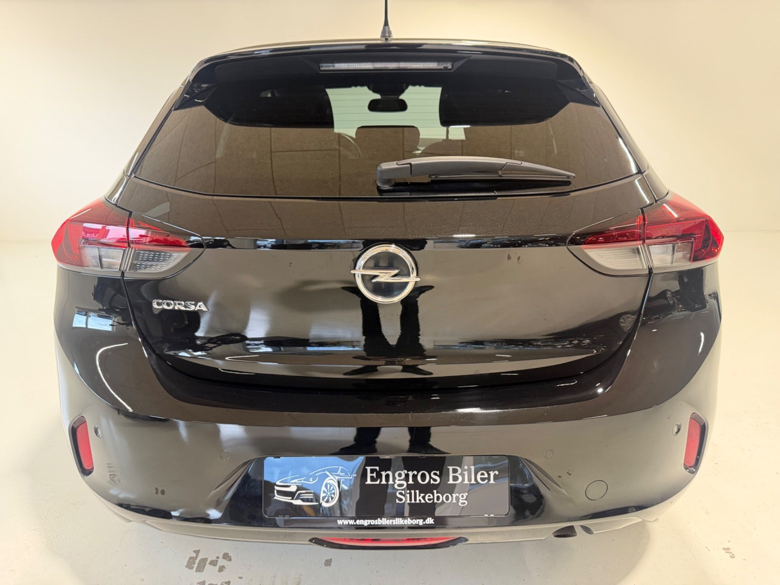 Sort Opel Corsa fra 2023
