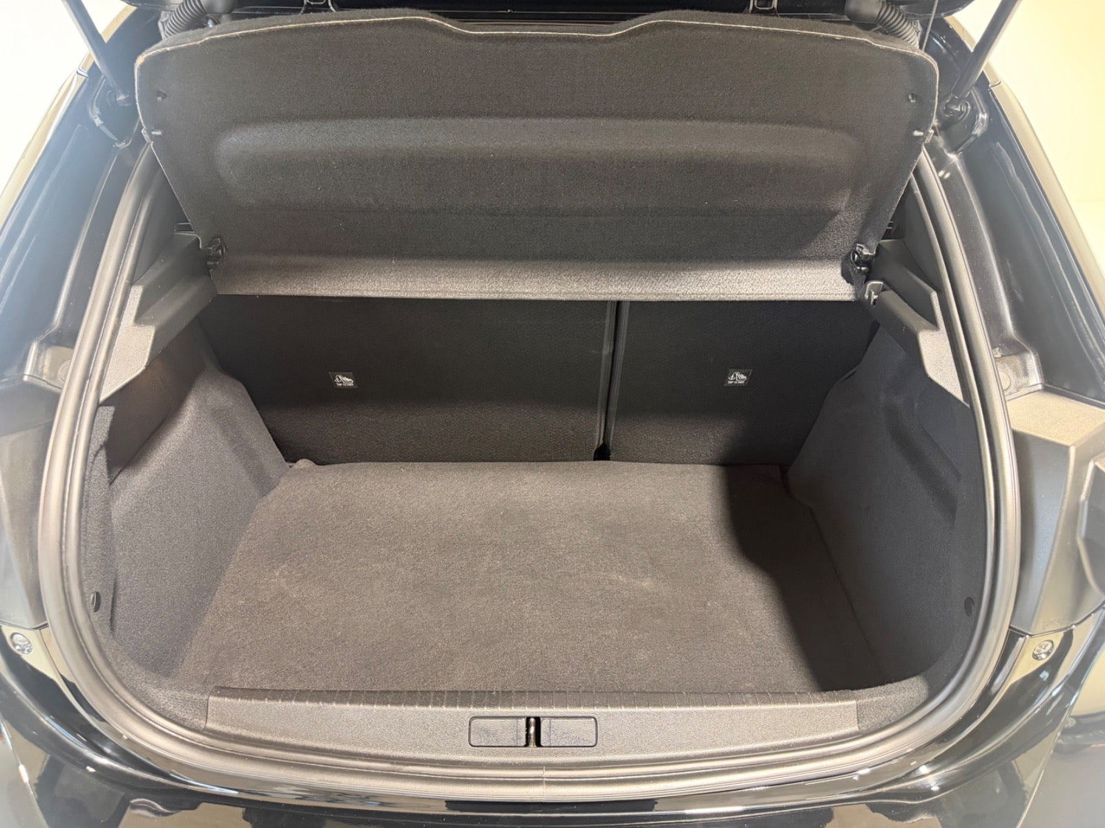 Sort Opel Corsa fra 2023