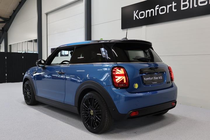 Blå Mini Cooper SE fra 2021