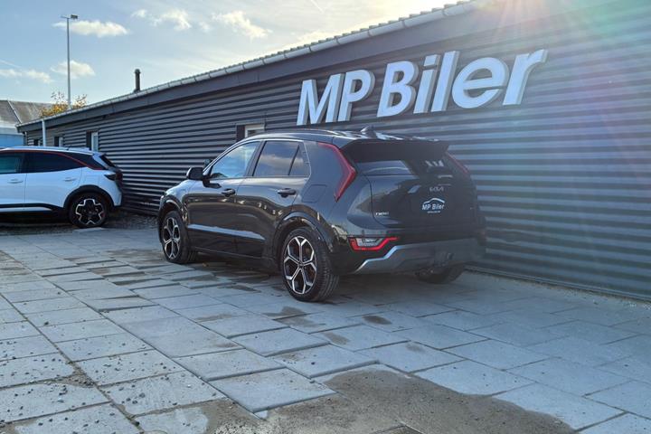 Grå Kia Niro fra 2023
