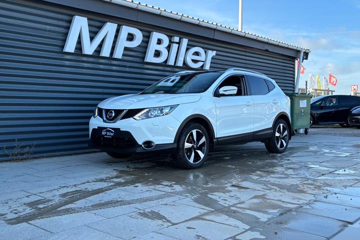 Hvid Nissan Qashqai fra 2016