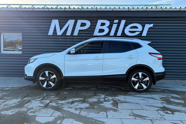 Hvid Nissan Qashqai fra 2016