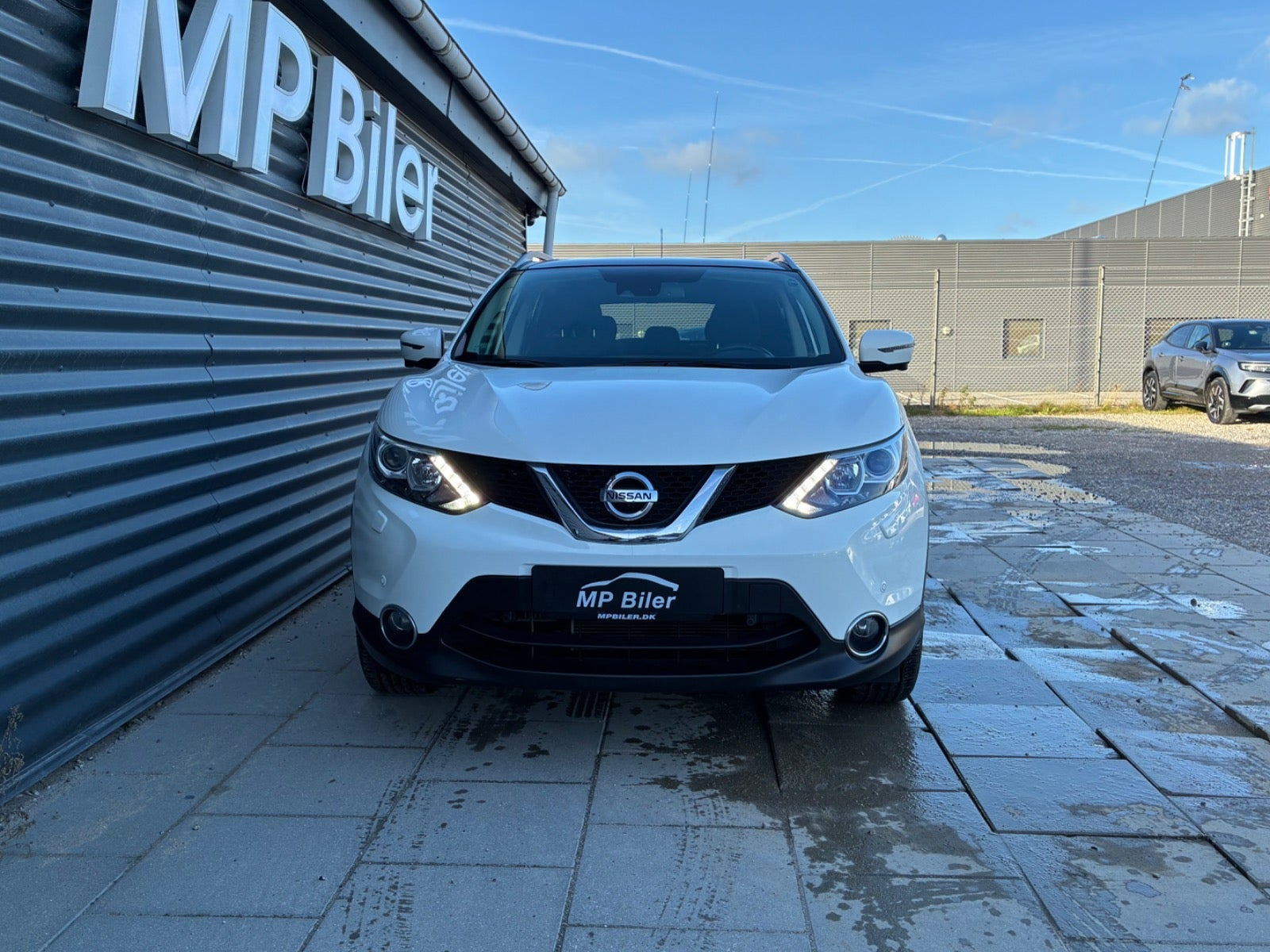 Hvid Nissan Qashqai fra 2016