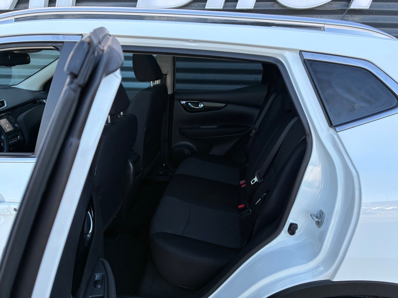 Hvid Nissan Qashqai fra 2016