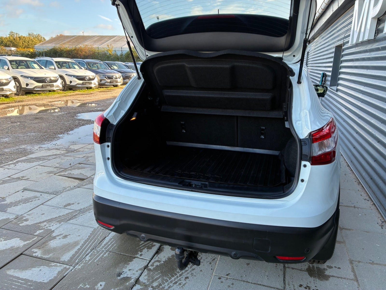 Hvid Nissan Qashqai fra 2016