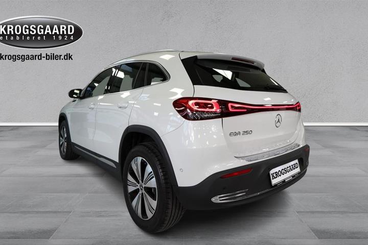 Hvid Mercedes EQA250 fra 2022