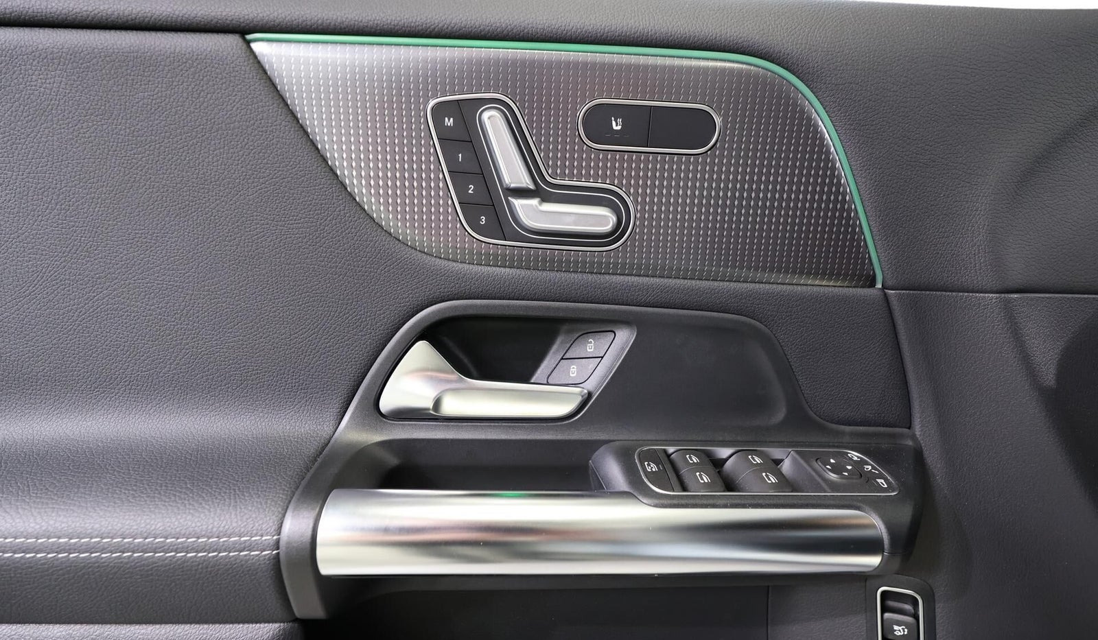 Hvid Mercedes EQA250 fra 2022