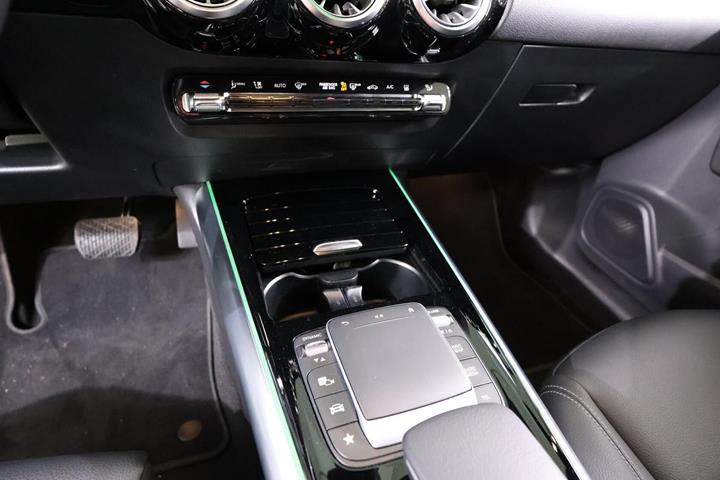 Hvid Mercedes EQA250 fra 2022