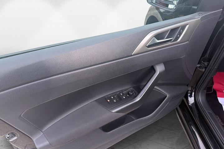 Sort VW Polo fra 2021