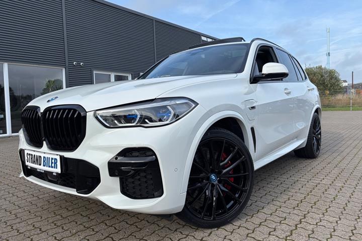 Hvid BMW X5 fra 2023