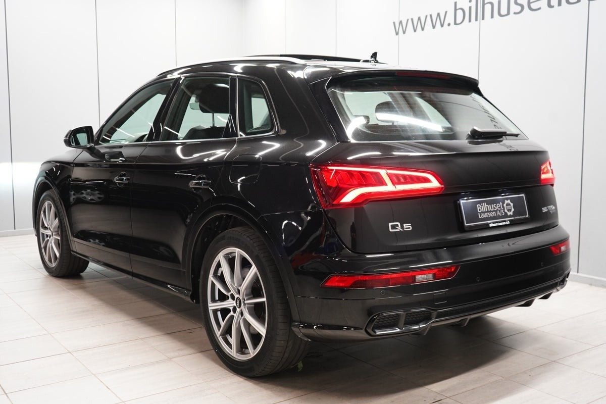 Sort Audi Q5 fra 2020