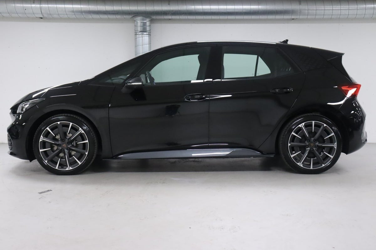 Sort Cupra Born fra 2025