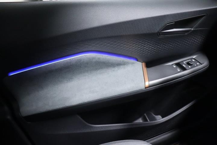 Sort Cupra Born fra 2025
