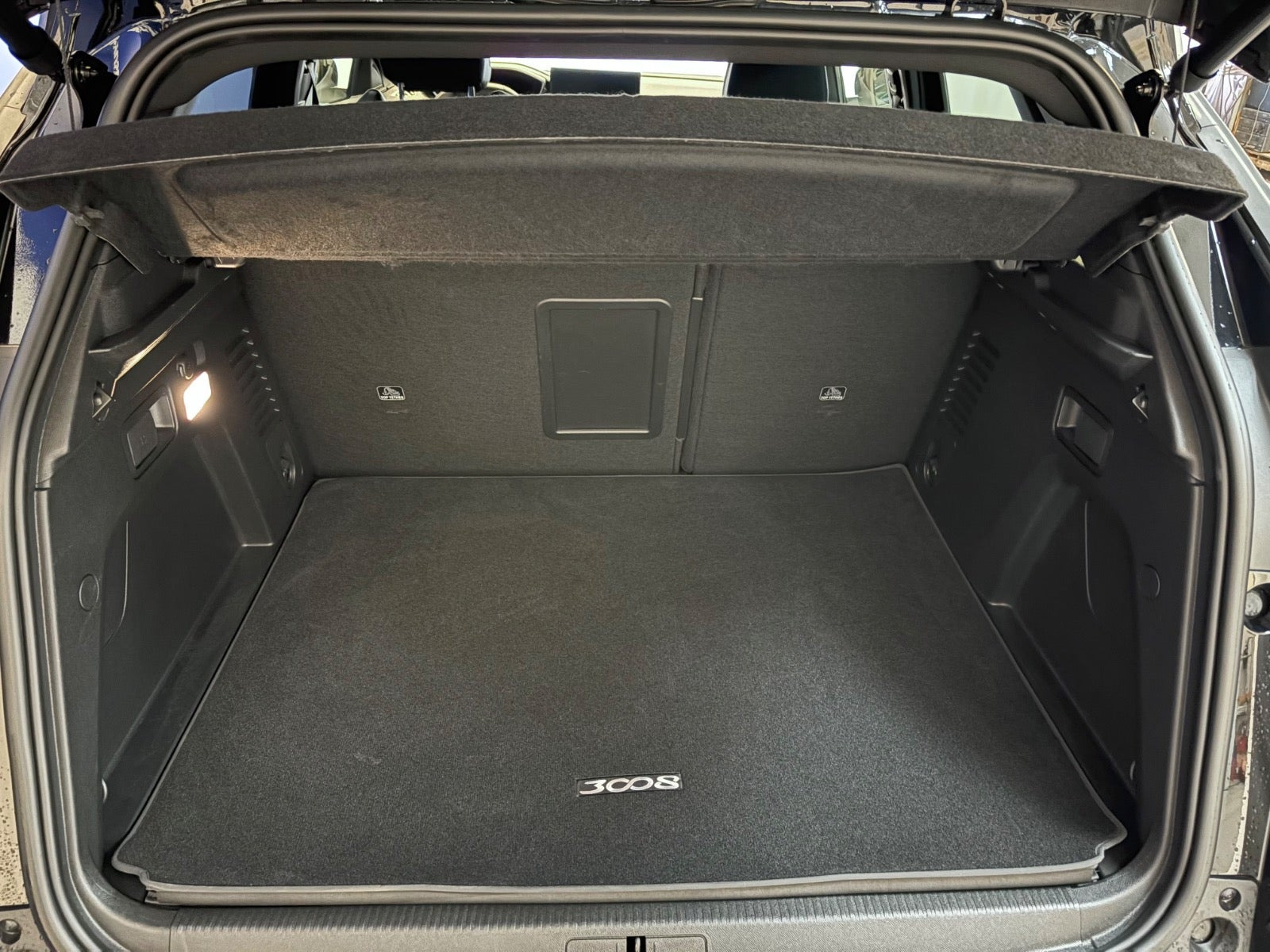 Sort Peugeot 3008 fra 2023