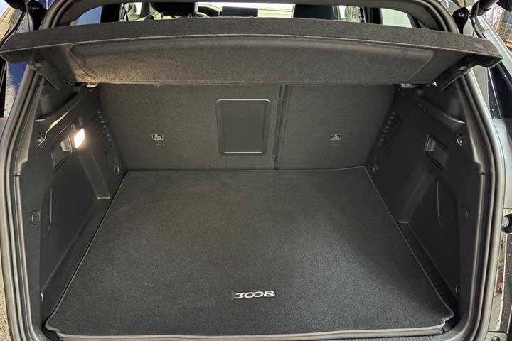 Sort Peugeot 3008 fra 2023