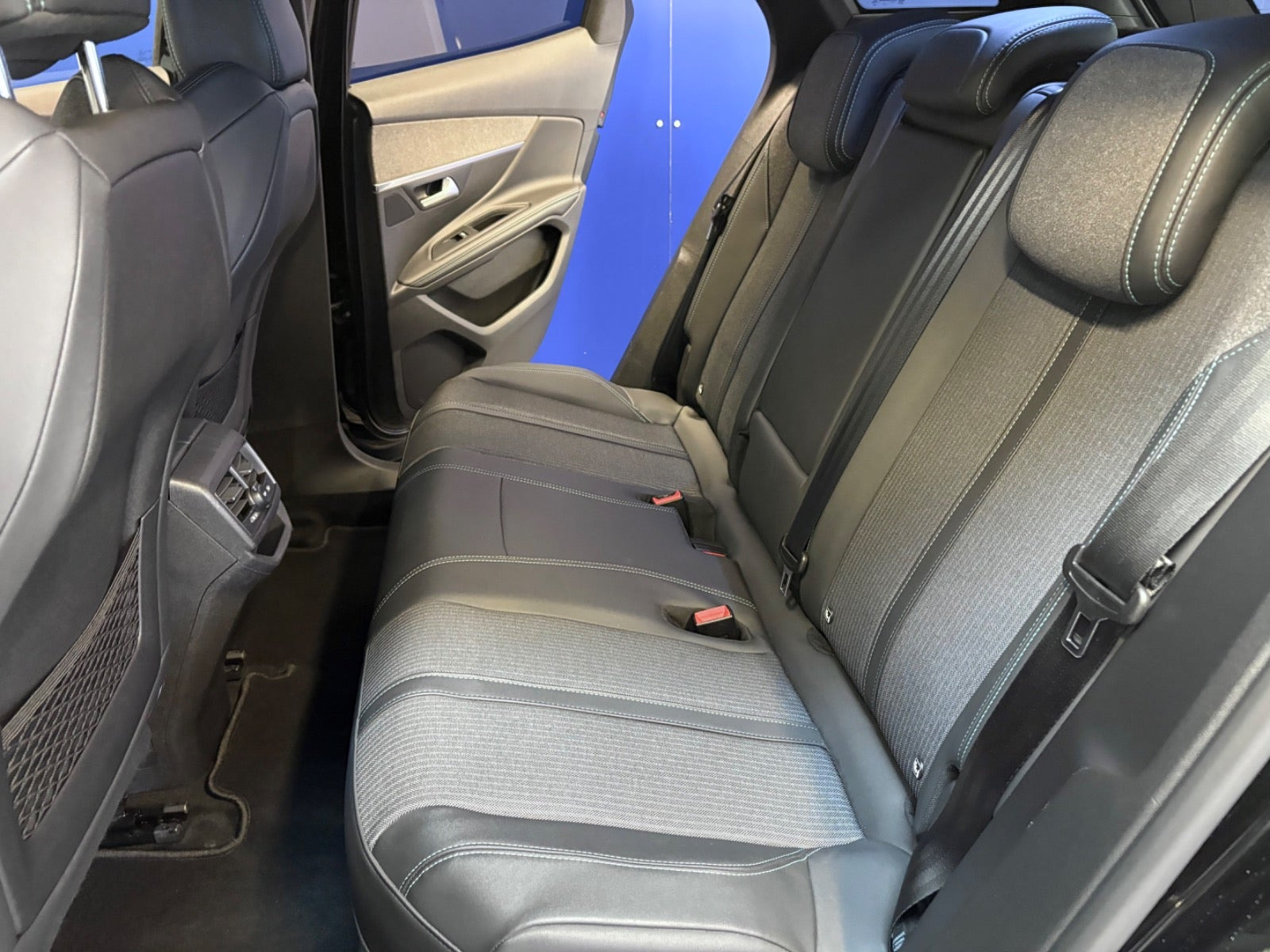 Sort Peugeot 3008 fra 2023