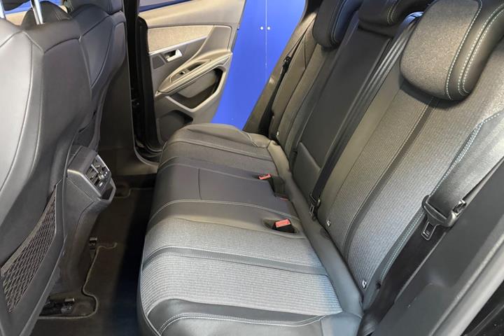Sort Peugeot 3008 fra 2023