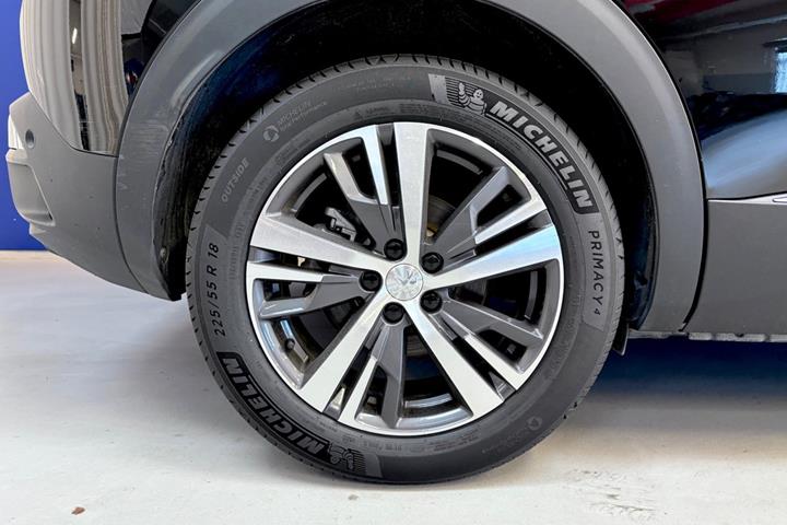 Sort Peugeot 3008 fra 2023