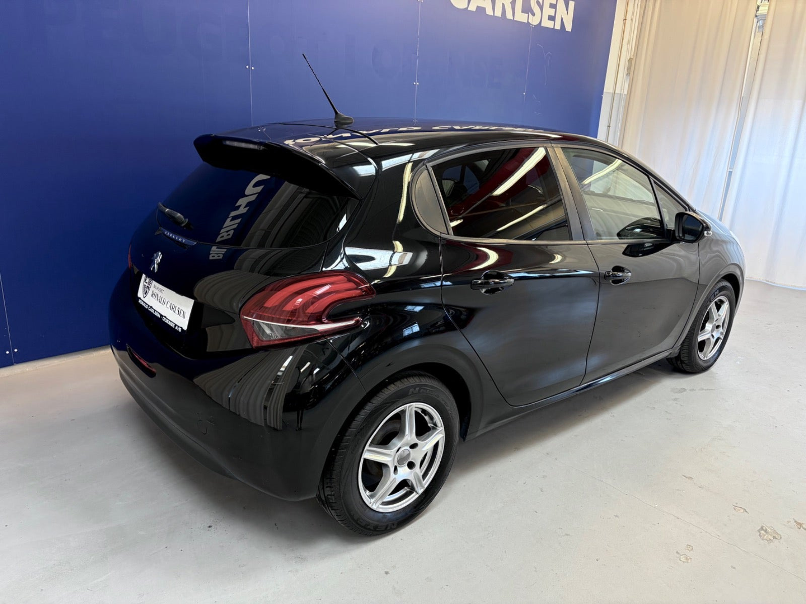 Sort Peugeot 208 fra 2019