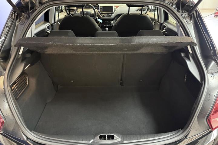 Sort Peugeot 208 fra 2019