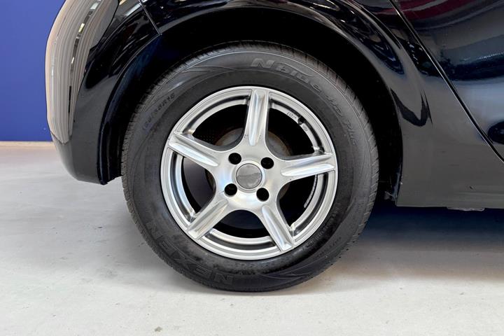 Sort Peugeot 208 fra 2019