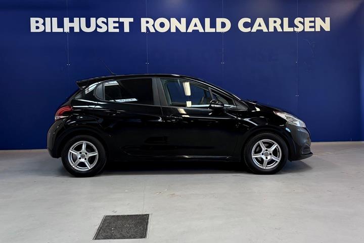 Sort Peugeot 208 fra 2019