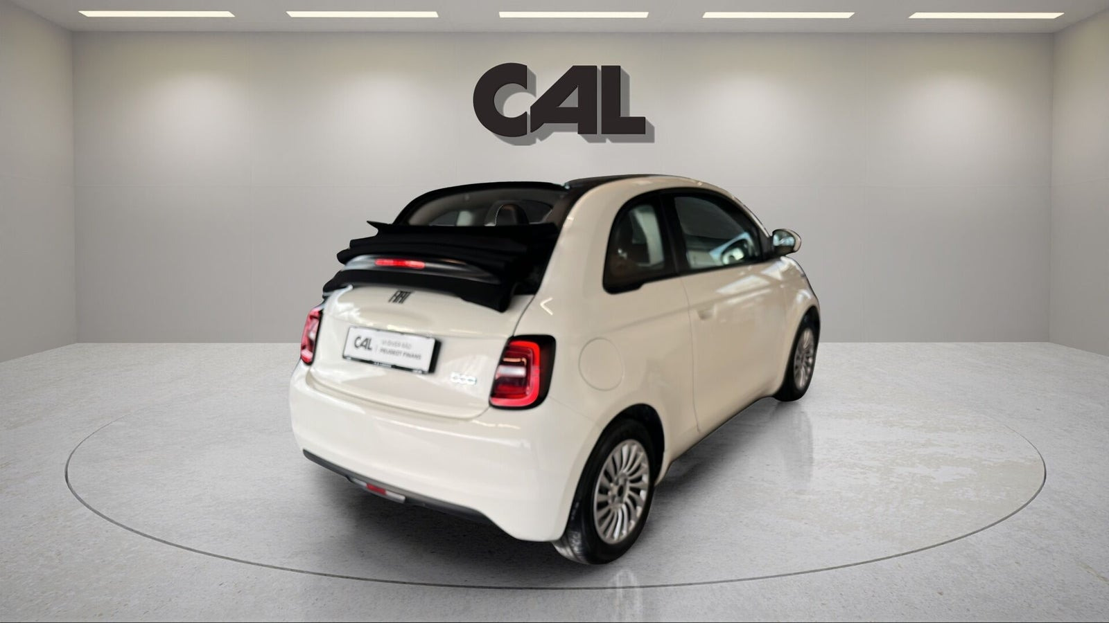 Hvid Fiat 500e fra 2023