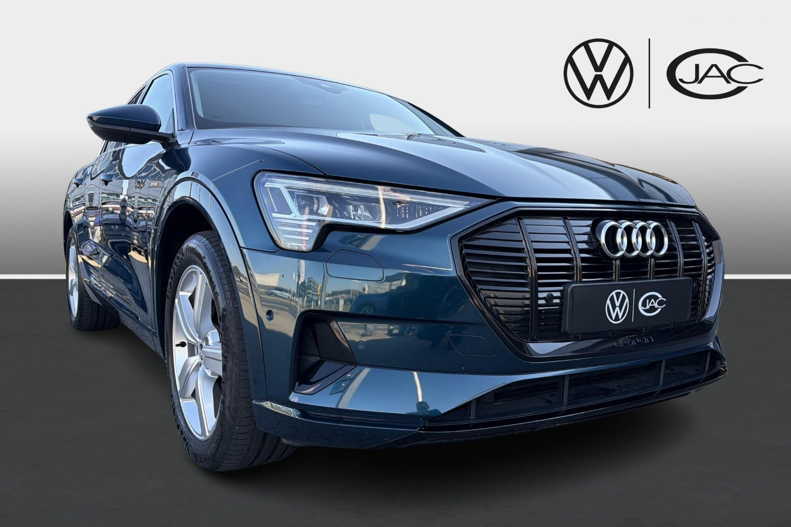Blå Audi e-tron fra 2021
