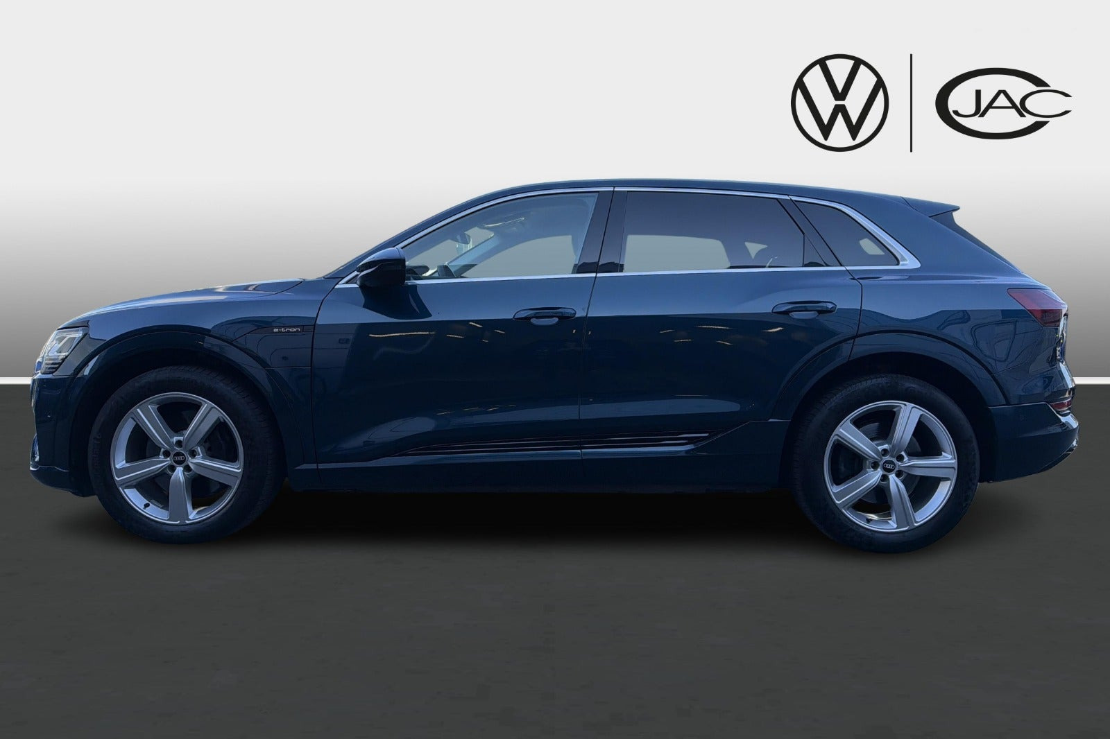 Blå Audi e-tron fra 2021