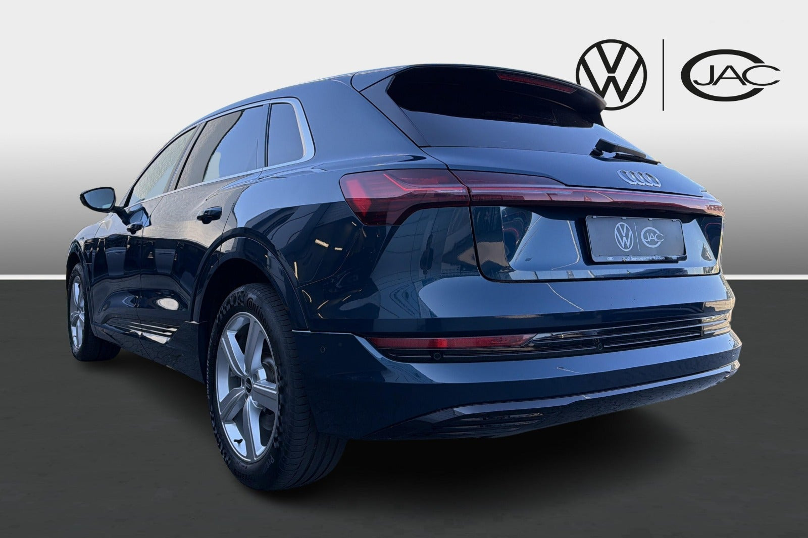Blå Audi e-tron fra 2021