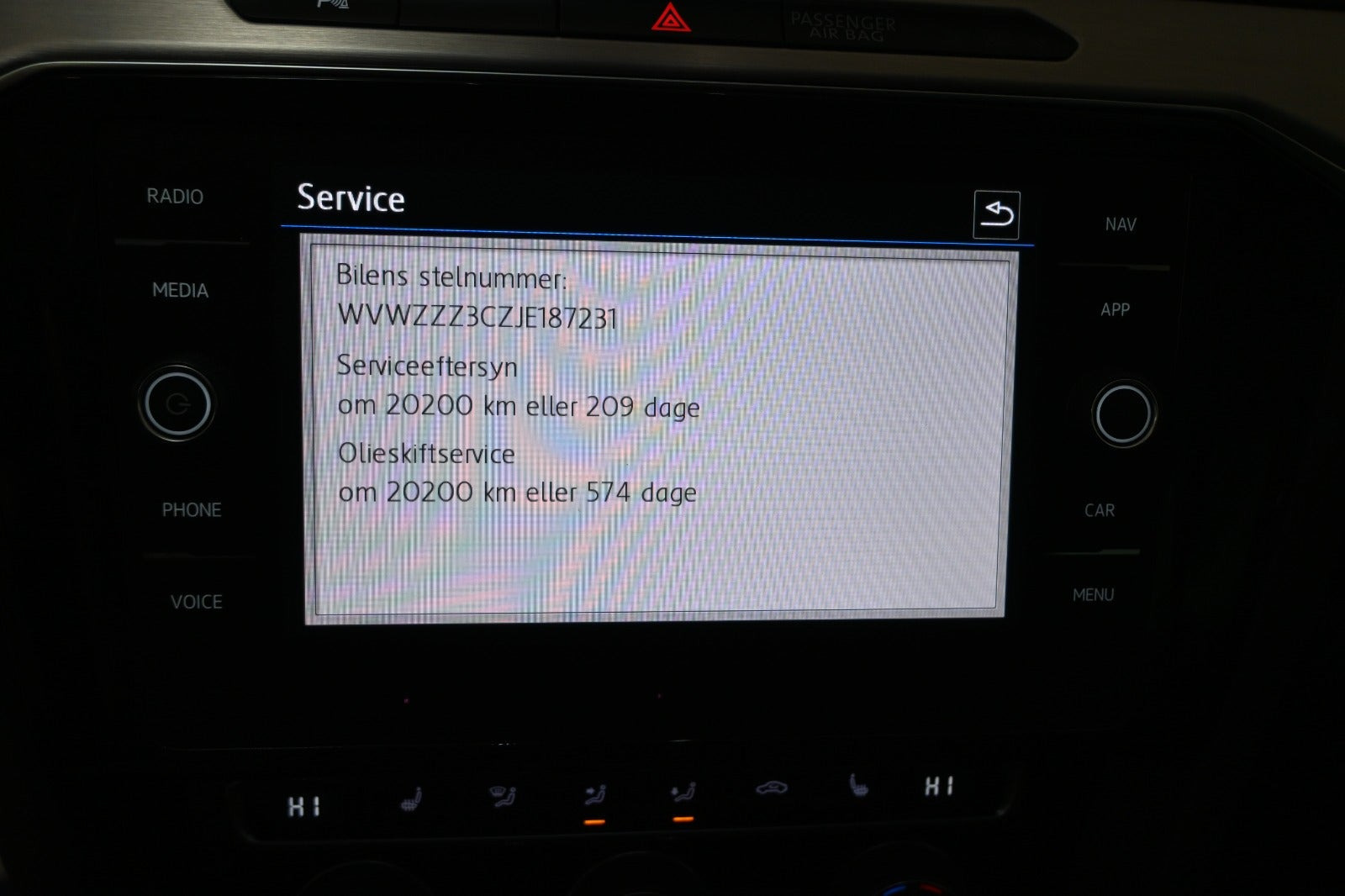 Grå VW Passat fra 2018