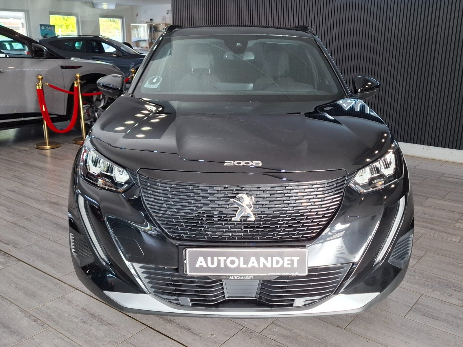 Sort Peugeot e-2008 fra 2023