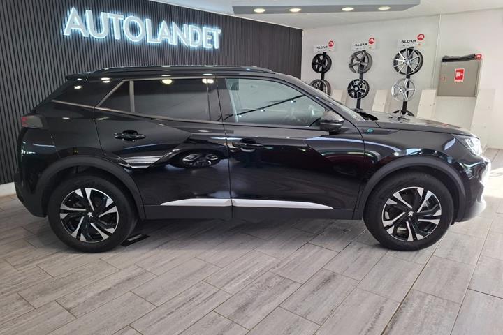 Sort Peugeot e-2008 fra 2023